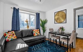 Ideal 1-Bed Apartment In Central With Free Parking